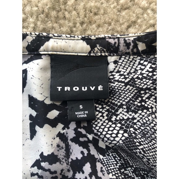 TROUVE Snake-print Blouse Size Small NWOT! - Picture 4 of 10